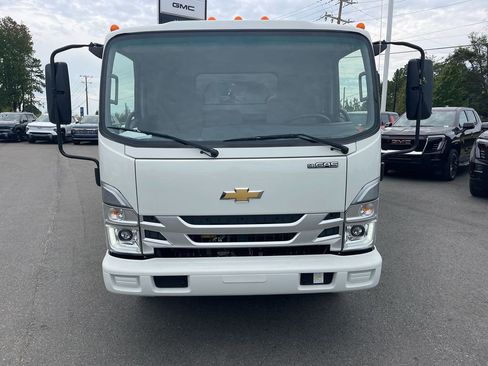 Used 2024 Chevrolet Low Cab Forward image 8