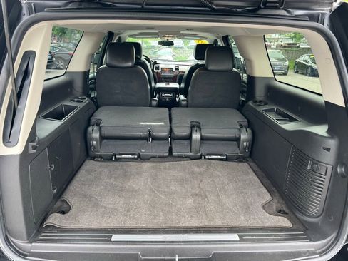 Used 2011 Cadillac Escalade ESV Luxury AWD/4WD image 23