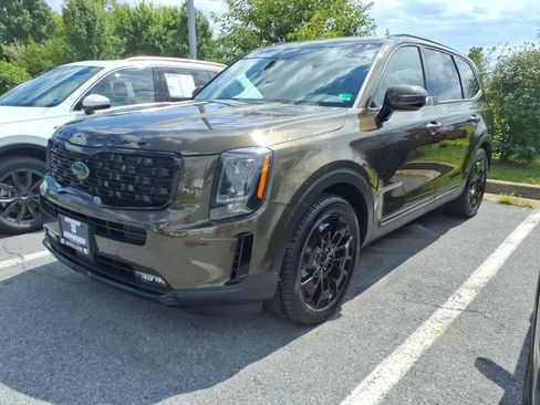 Used 2021 Kia Telluride SX w/ Nightfall Edition Package AWD/4WD image 3