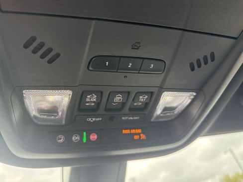 Used 2023 Buick Enclave Avenir w/ Avenir Technology Package AWD/4WD image 34