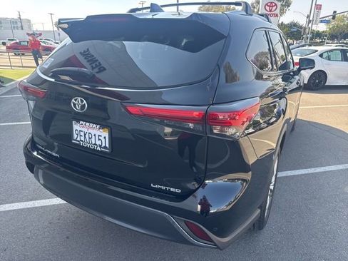 Used 2023 Toyota Highlander Limited FWD image 9