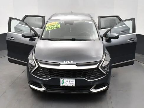 Used 2025 Kia Sportage LX FWD image 10
