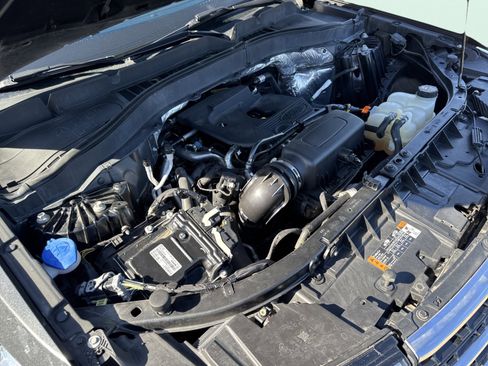 Used 2020 Ford Explorer XLT w/ Equipment Group 202A image 13