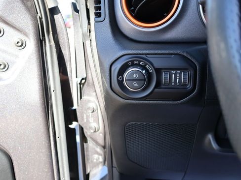 Used 2021 Jeep Gladiator Mojave AWD/4WD image 37