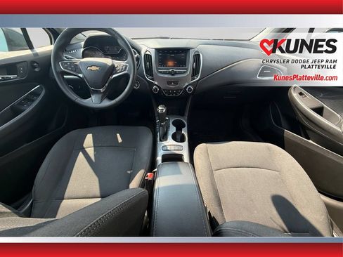 Used 2019 Chevrolet Cruze LT w/ LT True North Edition FWD image 22