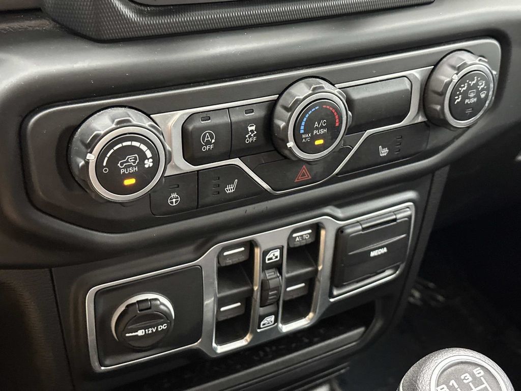 Used 2018 Jeep Wrangler Unlimited Sport S AWD/4WD image 29