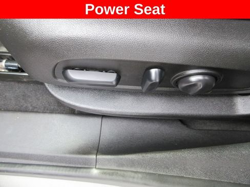 Certified 2019 Chevrolet Equinox LT FWD image 24