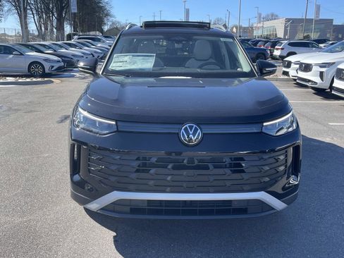 New 2026 Volkswagen Tiguan SE AWD/4WD image 2