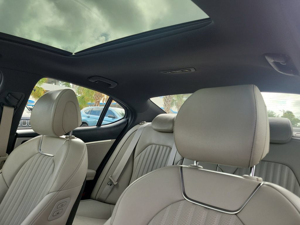 Used 2023 Genesis G70 2.0T w/ Sport Prestige Package RWD image 25