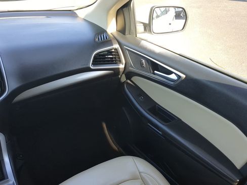 Certified 2024 Ford Edge SEL image 17