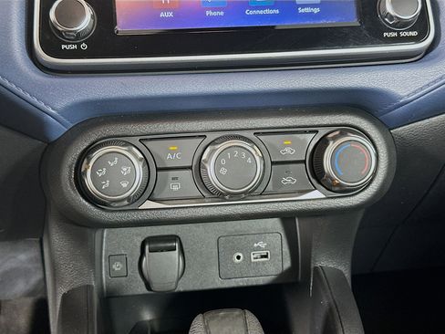Used 2025 Nissan Versa SV FWD image 23
