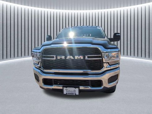Used 2024 RAM 2500 Tradesman w/ Chrome Appearance Group AWD/4WD image 3