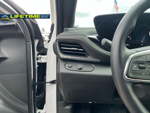 Used 2024 Buick Envista Preferred w/ Convenience I Package image 19