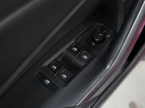 Used 2019 Volkswagen Jetta R-Line w/ R-Line Cold Weather Package FWD image 21