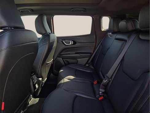 Used 2025 Jeep Compass Trailhawk w/ Sun & Sound Group image 9