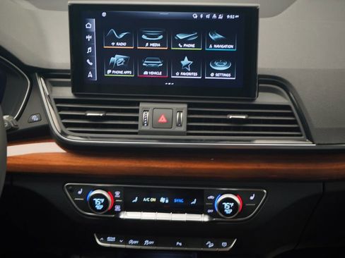 Used 2023 Audi Q5 2.0T Premium Plus w/ Premium Plus Package image 11