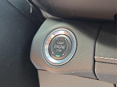 Used 2022 Buick Envision Essence AWD/4WD image 22