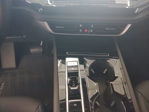 New 2026 Volkswagen Atlas SE image 13