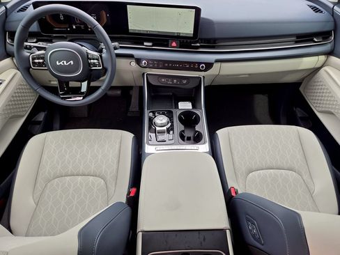 New 2026 Kia Carnival EX FWD image 18