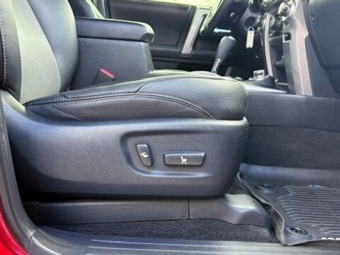 Used 2019 Toyota 4Runner SR5 Premium image 32