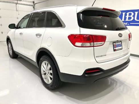Used 2016 Kia Sorento LX image 14