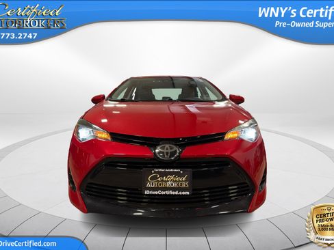 Used 2018 Toyota Corolla LE FWD image 2