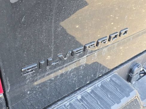 Used 2025 Chevrolet Silverado 1500 LT Trail Boss w/ Convenience Package II AWD/4WD image 32