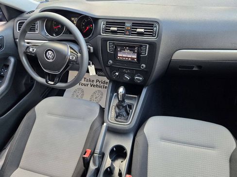 Used 2017 Volkswagen Jetta S FWD image 9