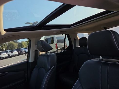 Used 2025 Honda Pilot Elite image 28