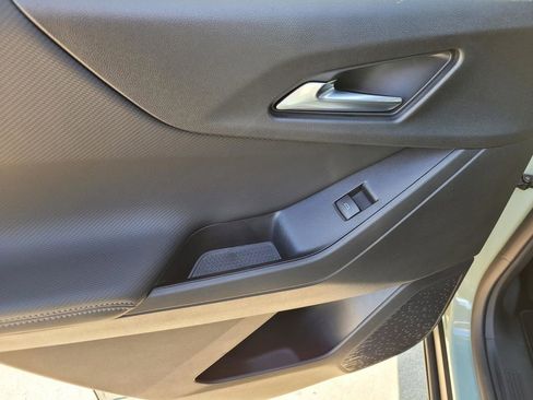 New 2026 Chevrolet Equinox LT w/ Convenience Package II image 9