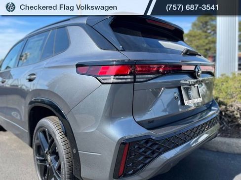 New 2026 Volkswagen Tiguan SE R-Line AWD/4WD image 9