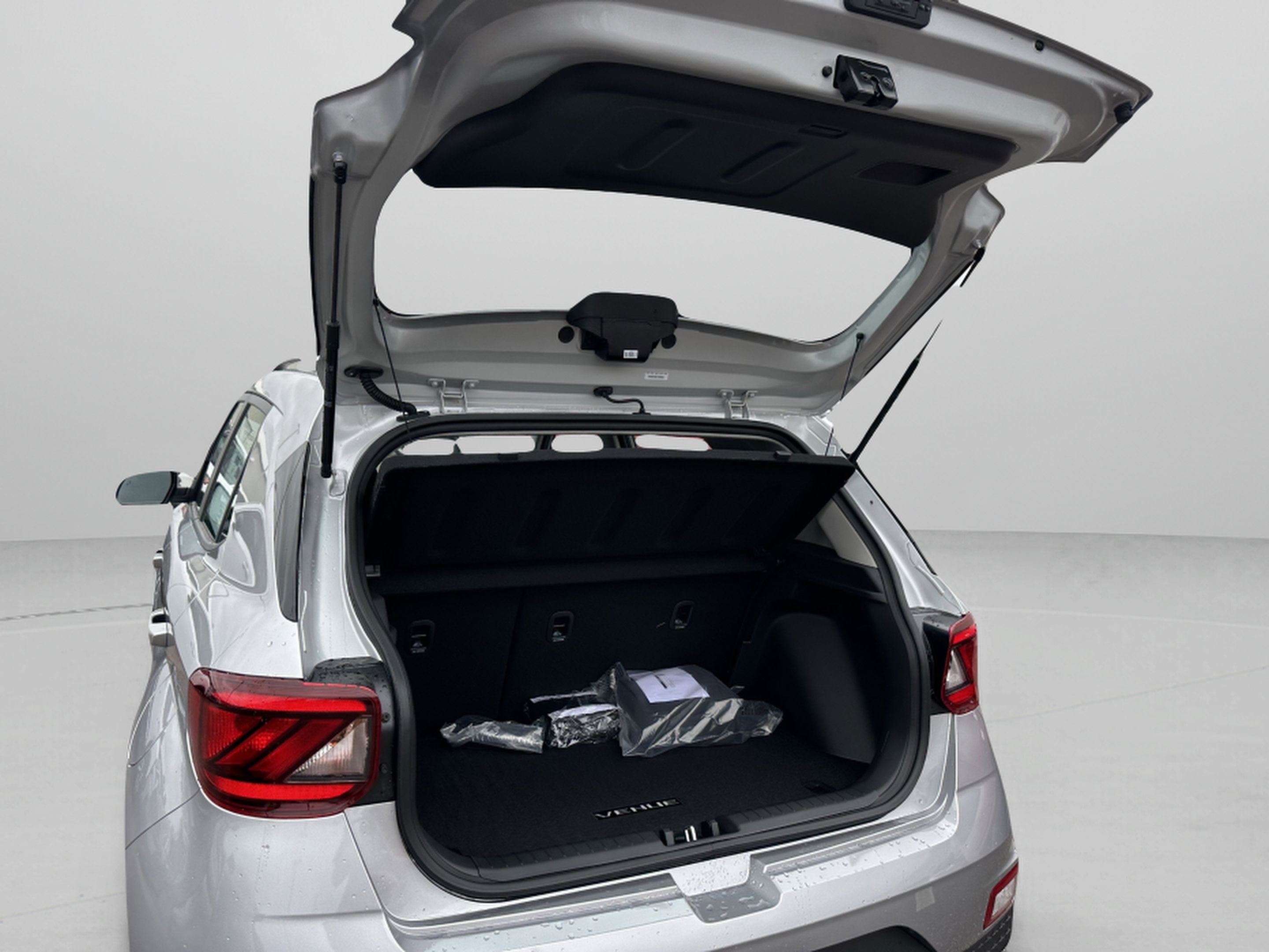 New 2026 Hyundai Venue SEL FWD image 10