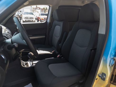 Used 2008 Chevrolet HHR LS image 25