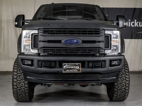 Used 2017 Ford F250 XLT w/ XLT Value Package image 3