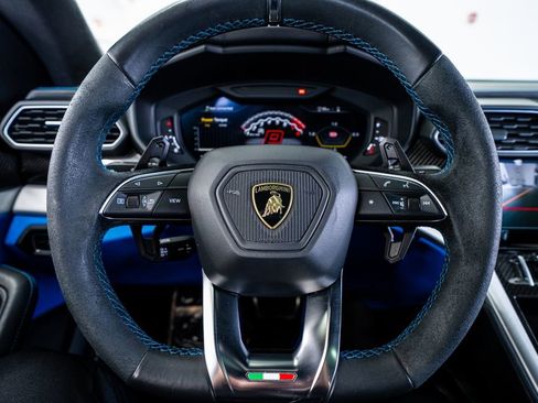 Used 2020 Lamborghini Urus image 44