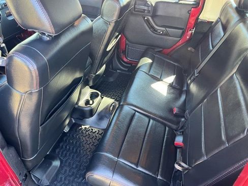 Used 2012 Jeep Wrangler Unlimited Sahara AWD/4WD image 27