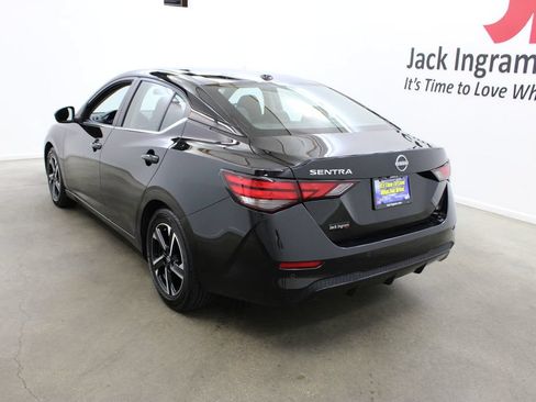 Used 2025 Nissan Sentra SV FWD image 3
