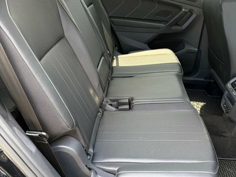Used 2022 Volkswagen Tiguan SE FWD image 14