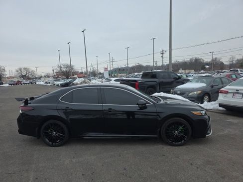 Used 2023 Toyota Camry XSE image 3