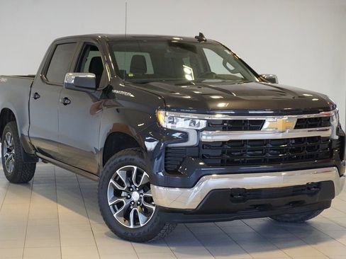 Certified 2024 Chevrolet Silverado 1500 LT image 3