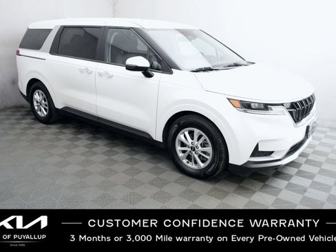 Used 2024 Kia Carnival LX FWD image 3