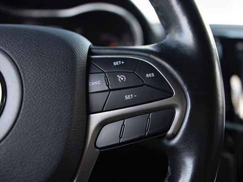 Used 2020 Jeep Grand Cherokee Limited image 7