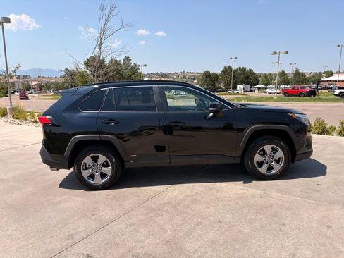 Used 2025 Toyota RAV4 XLE AWD/4WD image 8