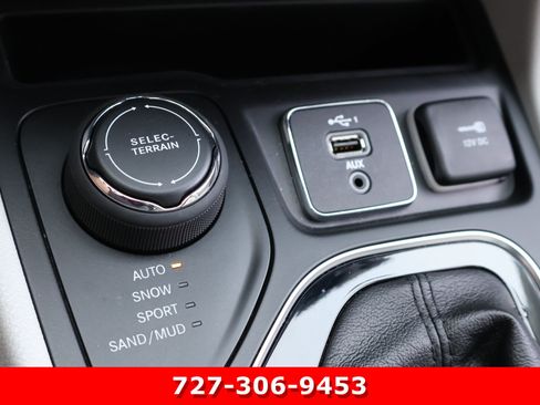 Used 2020 Jeep Cherokee Limited AWD/4WD image 28