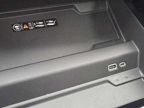 New 2026 Chevrolet Suburban High Country image 9