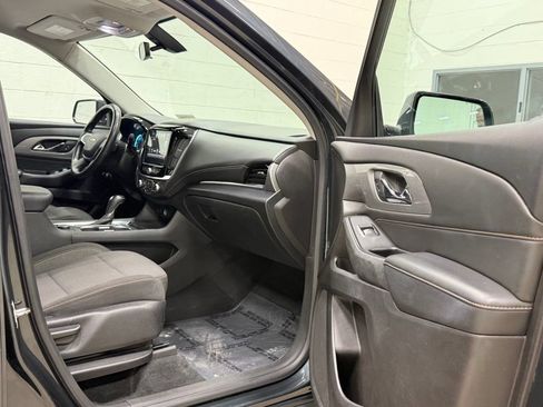 Used 2018 Chevrolet Traverse LT FWD image 38