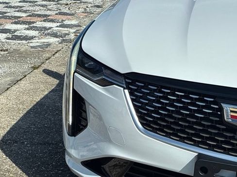 Used 2022 Cadillac CT4 Luxury w/ Sun And Sound Package RWD image 9
