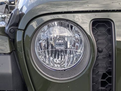 Used 2023 Jeep Gladiator Mojave w/ Trailer Tow Package AWD/4WD image 9