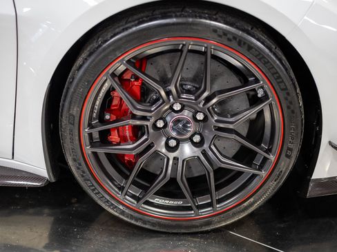 Used 2023 Chevrolet Corvette Z06 w/ Z07 Performance Package RWD image 30