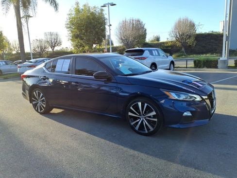 Certified 2022 Nissan Altima 2.5 SR image 5